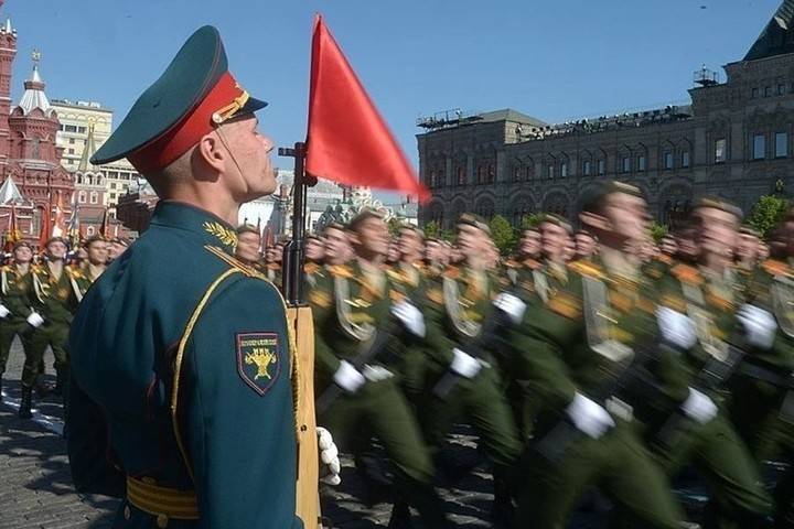 Владимир Зеленский - Дмитрий Песков - Александр Лукашенко - Песков: Зеленского не звали на парад - Украина не разделяет радость праздника - mk.ru - Москва - Россия - Украина - Киев - Белоруссия - Хорватия - Сербия