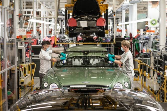Bentley сократит тысячу рабочих мест и допускает убыток в 2020 году - autostat.ru - Англия