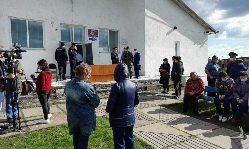 Избивают детей и грабят дома: жители деревни потребовали выселить молодежную банду - gubdaily.ru - Красноярский край