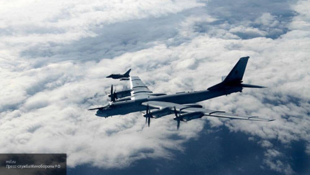 Ракетоносцы Ту-95МС ВКС РФ проконтролировали обстановку у восточных границ России - politros.com - Россия - США - Минобороны - Конституция
