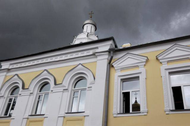 Удар молнии сломал часы на башне новгородского кремля - aif.ru - Великий Новгород