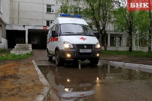 Виктор Бобыря - В Эжве трехлетняя девочка выпала из окна - bnkomi.ru - респ. Коми