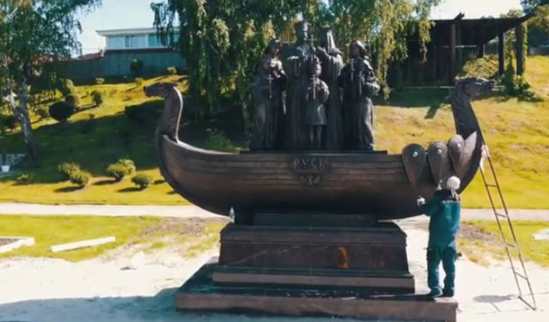Николай II - В Тюмени установлен памятник семье Николая II - nashgorod.ru - Екатеринбург - Московская обл. - Тюмень - Тобольск - Русь