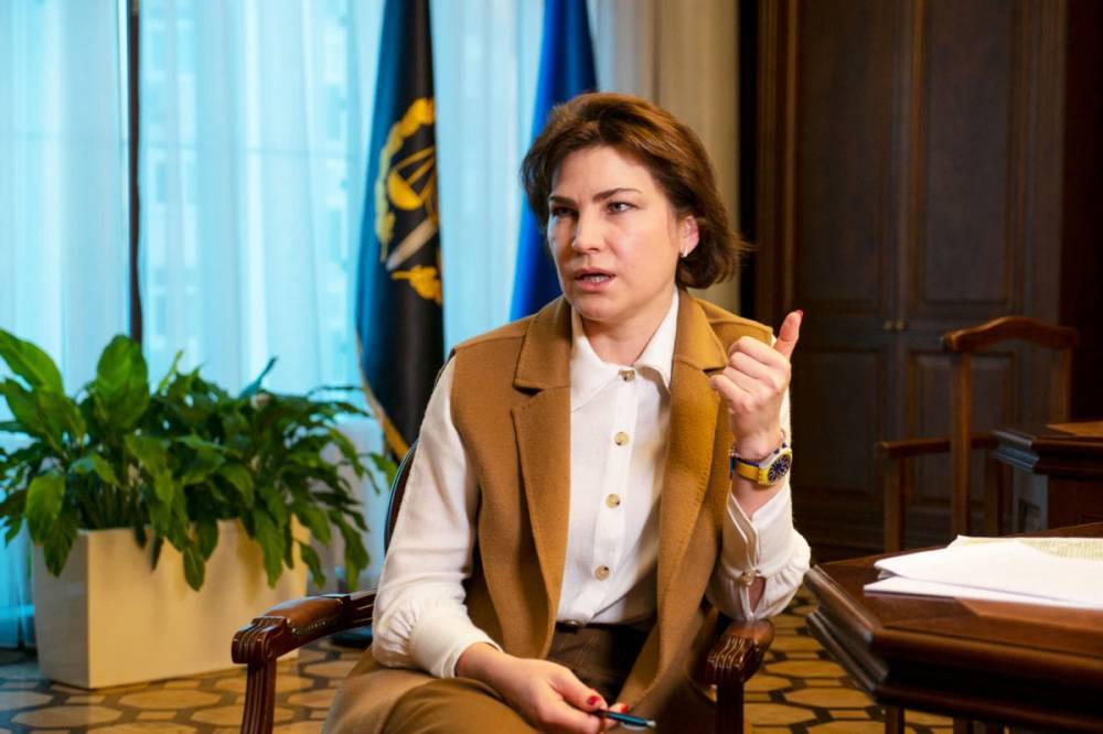 Петр Порошенко - Ирина Венедиктова - Офис Генпрокурора - Подозрение Порошенко: Генпрокурор пожаловалась на нардепов, которые порвали пиджаки охране - vkcyprus.com - Генпрокурор