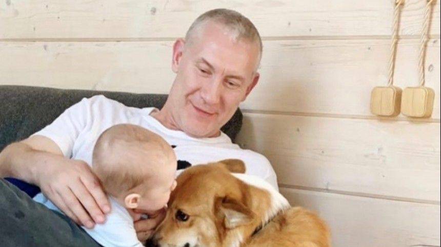 «Лучший злодей Голливуда» Игорь Жижикин стал отцом в 56 лет - 5-tv.ru - Лос-Анджелес