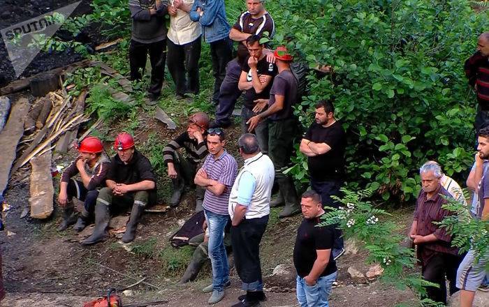 Опасно для жизни: шахтеры в Ткибули второй день не спускаются в шахты - sputnik-georgia.ru - Грузия - Тбилиси