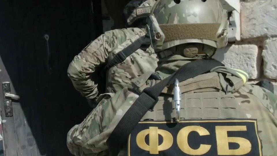 Сотрудники ФСБ задержали пятерых граждан России, которые планировали теракт в Симферополе - 1tv.ru - Россия - Крым - Симферополь