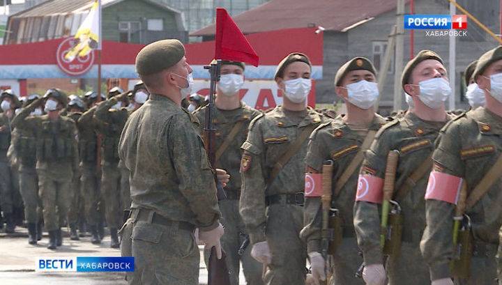 В Хабаровске пешие расчеты готовятся к Параду Победы - vesti.ru - Хабаровск