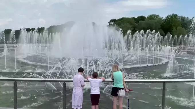 Сергей Собянин - Мэр Москвы - Собянин открыл сезон фонтанов в Москве - piter.tv - Москва