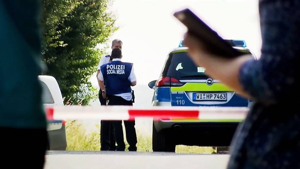Банда рокеров на автомобиле протаранила толпу людей в Мюнхене - tvc.ru