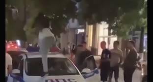 Девушка арестована на 13 суток за пробежку по машине ДПС в Краснодаре - kavkaz-uzel.eu - Краснодар