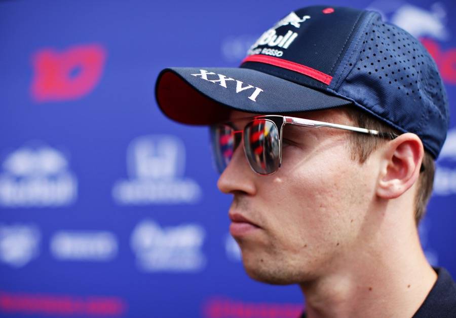 Даниил Квят - Даниил Квят подтвержден пилотом команды Toro Rosso - news102.ru