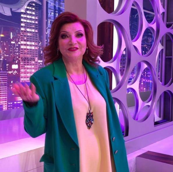 Евгений Петросян - Елена Степаненко - «Леди в красном»: Роковой стиль похудевшей Елены Степаненко восхитил поклонников - actualnews.org