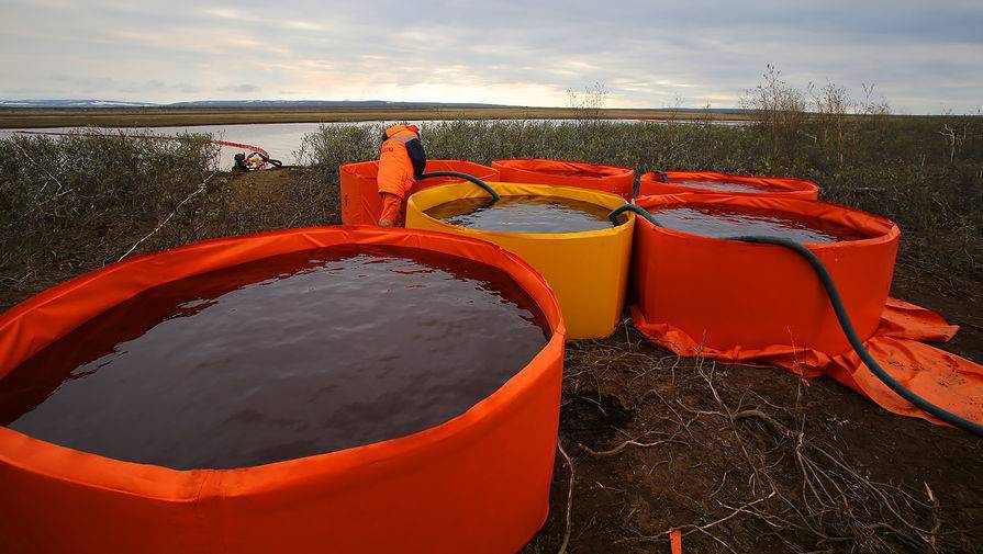 Почти 13 тысяч кубометров водонефтяной смеси собрано под Норильском - gazeta.ru - Норильск