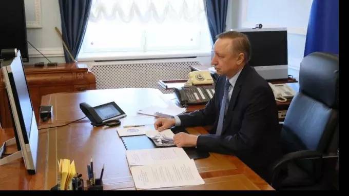 Александр Беглов - Смольный согласует поэтапное снятие ограничений с Роспотребнадзором - piter.tv - Санкт-Петербург