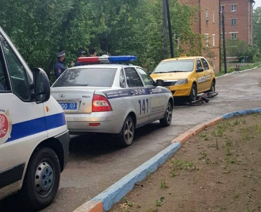 Девятилетний мальчик на велосипеде попал под машину во дворе дома в Улан-Удэ - infpol.ru - Улан-Удэ - респ.Бурятия