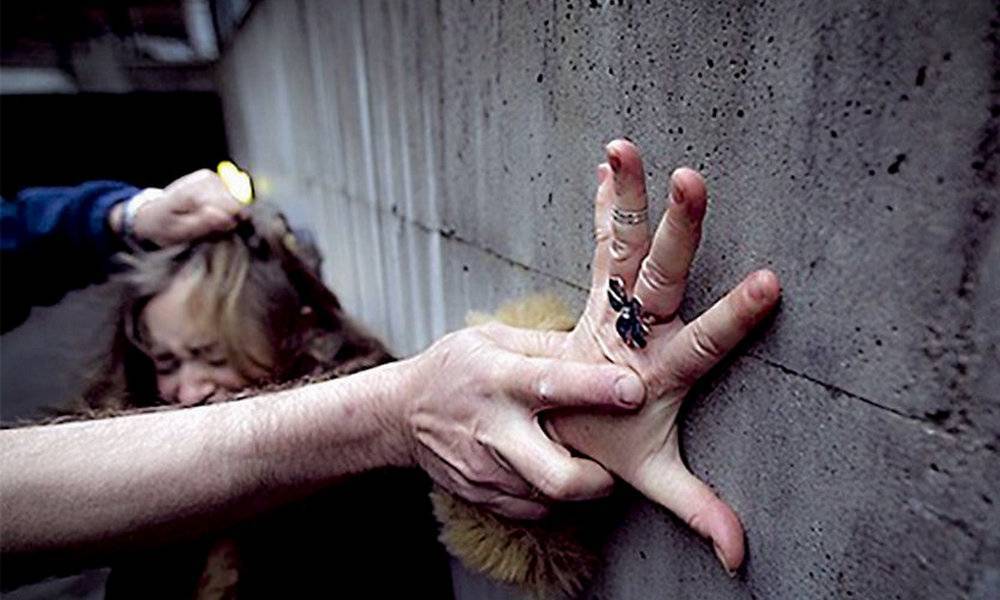 В Петрозаводске фитнес-тренер изнасиловал девушку - gubdaily.ru - Карелия - Петрозаводск