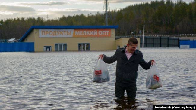 В Мурманской области — потоп, местных жителей не предупредили - gubdaily.ru - Мурманская обл.