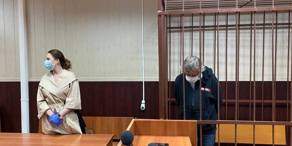 Михаил Ефремов - Павел Мамаев - Игорь Бушманов - Адвокат Мамаева пожелал Ефремову "преодолеть все предстоящие испытания" - ruposters.ru