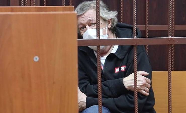 Михаил Ефремов - Денис Попов - Следы наркотиков, смена адвокатов. Что происходит в деле Михаила Ефремова - gomel.today - Москва - Россия