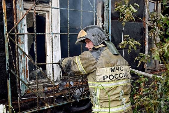 В Тюмени сгорел барак, пострадала женщина - znak.com - Тюмень - Тюменская обл.