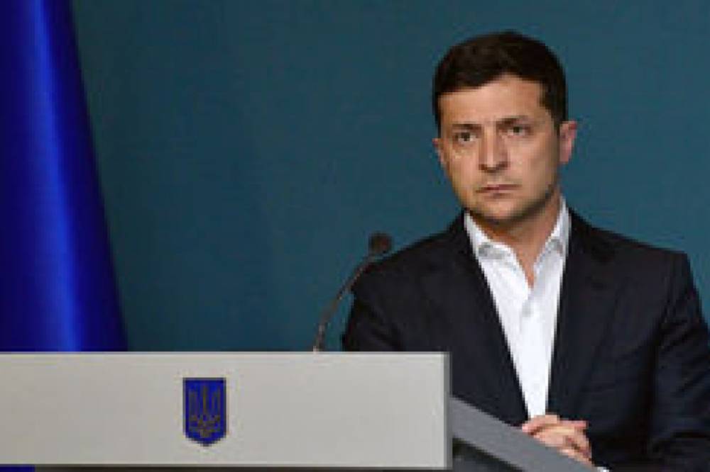 Владимир Зеленский - Петр Порошенко - Денис Шмыгаль - Он неплохой: Зеленский рассказал, что доволен работой Шмыгаля - newsone.ua - Украина