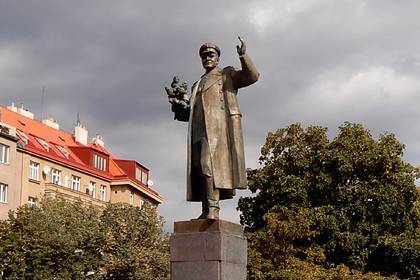 Иван Конев - Владимир Титов - Россия задумалась о покупке памятника маршалу Коневу у Чехии - lenta.ru - Москва - Россия - Чехия - Прага