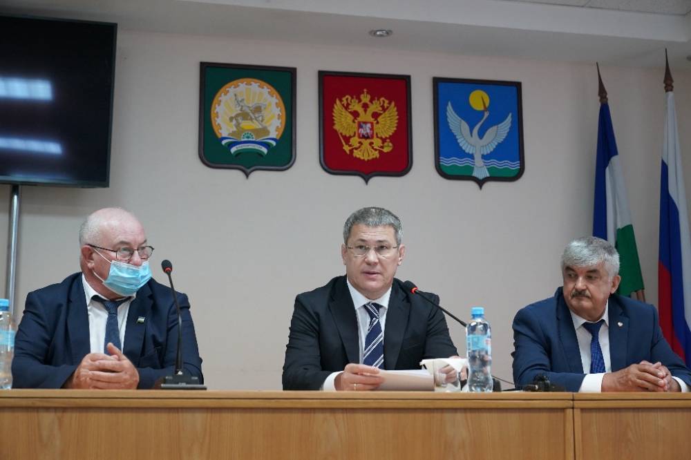 Радий Хабиров - Радий Хабиров отправил в отставку главу одного из районов - news102.ru - район Чишминский