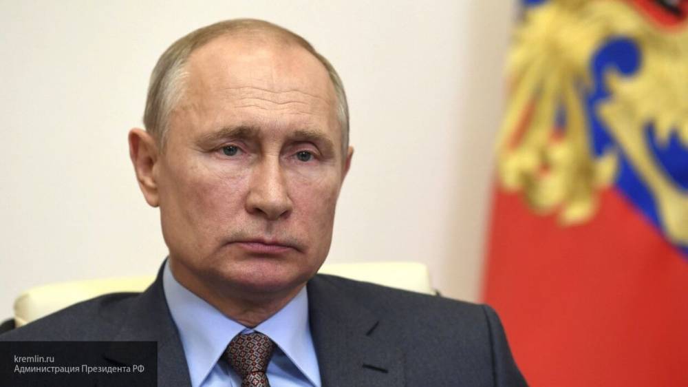 Владимир Путин - Дмитрий Песков - День России - Аглая Чайковская - Песков: Путин примет участие в церемонии подъема флага на Поклонной горе 12 июня - politros.com - Россия