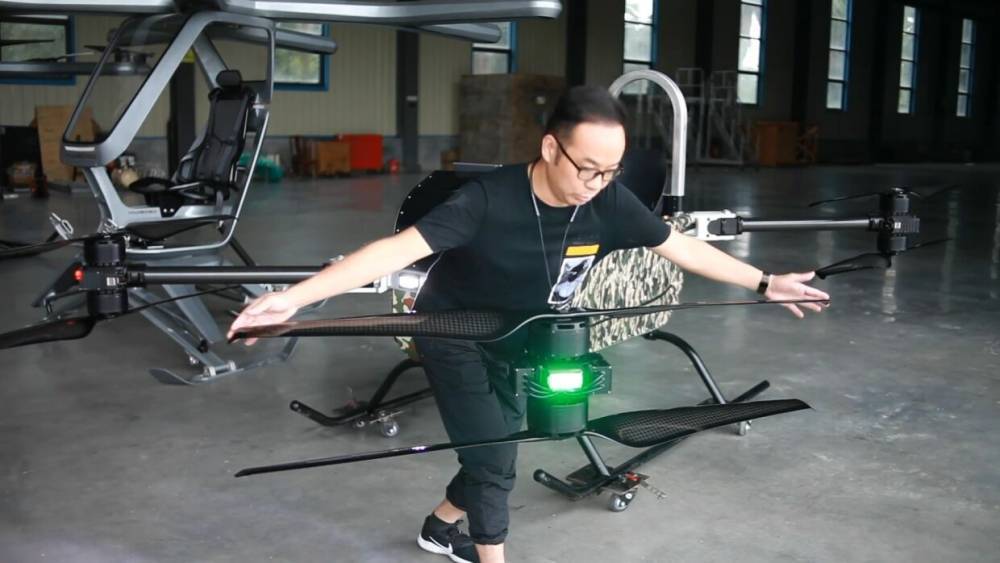 Китайский бизнесмен сконструировал мини-вертолет для патрулирования улиц - vm.ru - Китай