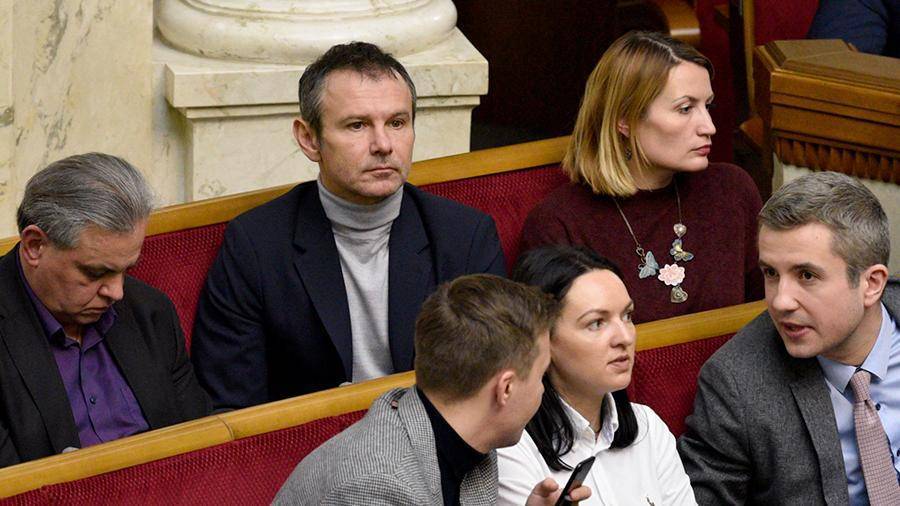 Святослав Вакарчук - Лидер «Океана Эльзы» Вакарчук объявил о сложении мандата депутата рады - iz.ru - Украина