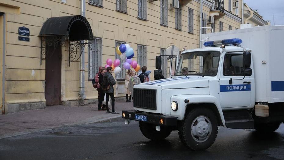 Денис Четырбок - Депутаты обсудят запрет на "веселящий газ" в Петербурге - dp.ru - Россия - Санкт-Петербург