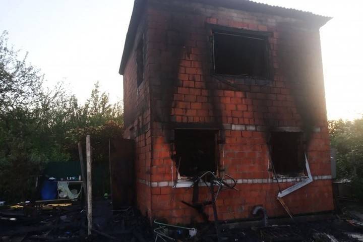 Семейная пара погибла при пожаре в дачном доме в Чебоксарах - cheb.mk.ru - респ. Чувашия - Чебоксары