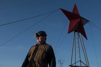 Шахтеры в ЛНР подняли бунт из-за долгов по зарплате - lenta.ru - ЛНР