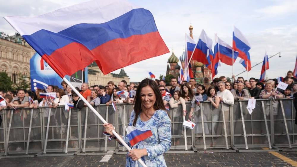 Live: «РФ против СССР. Что мы празднуем в День России?» - riafan.ru - Россия