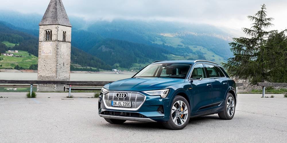 Audi назвала российские цены на электрический кроссовер e-tron - autonews.ru - Россия