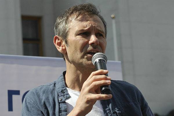 Святослав Вакарчук - Лидер «Океана Эльзы» оказался от мандата Рады - trud.ru - Украина