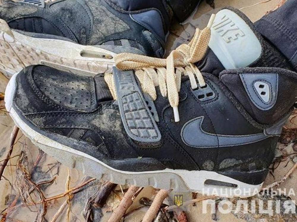 На столичных Осокорках из воды вытащили тело мужчины - golos.ua - Украина - Киев