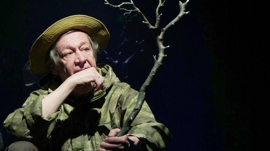 Михаил Ефремов - Иван Соловьев - «Избавились от хайпа»: Почему исчезло видео с Ефремовым в баре перед ДТП? - 5-tv.ru - Россия