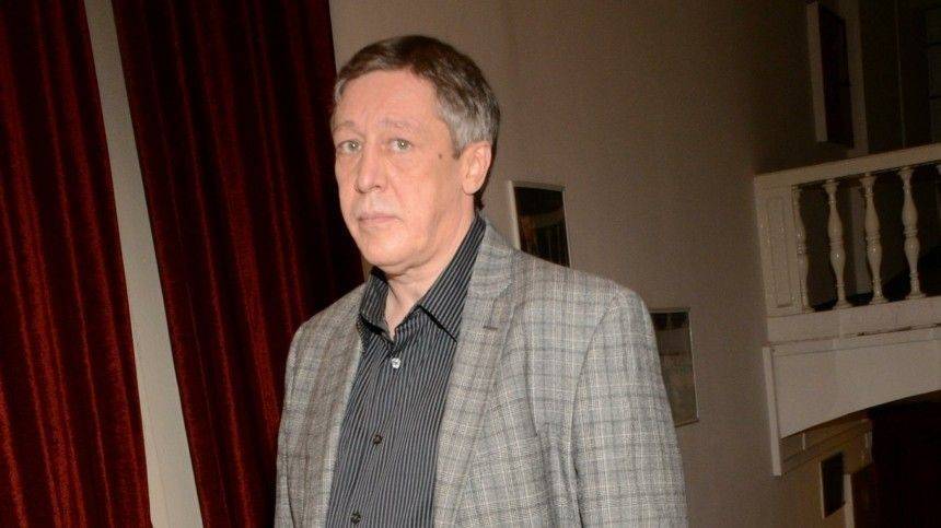 Михаил Ефремов - Олег Ефремов - Посетитель бара о Ефремове: «Дядя Миша с незастегнутой ширинкой» - 5-tv.ru - Москва - Россия