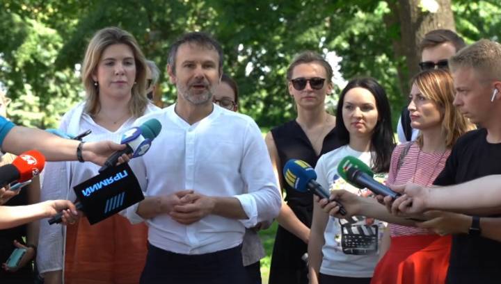 Святослав Вакарчук - Вакарчук уходит из Верховной рады - vesti.ru - Украина