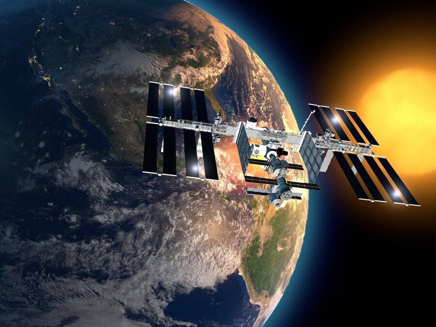 Разряженную "квантовую материю" впервые создали на МКС - m24.ru