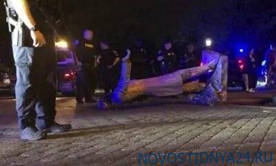 В США протестующие свалили статую единственного президента Конфедерации - novostidnya24.ru - США - штат Виргиния