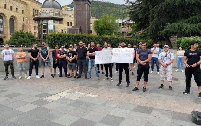 В Тбилиси спортсмены устроили акцию с требованием открыть спортзалы - sputnik-georgia.ru - Грузия - Тбилиси