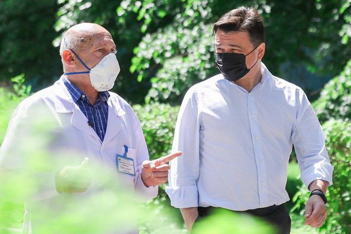 Андрей Воробьев - Андрей Воробьев поблагодарил медиков Воскресенской больницы за борьбу с COVID-19 - mk.ru - Московская обл. - Воскресенск