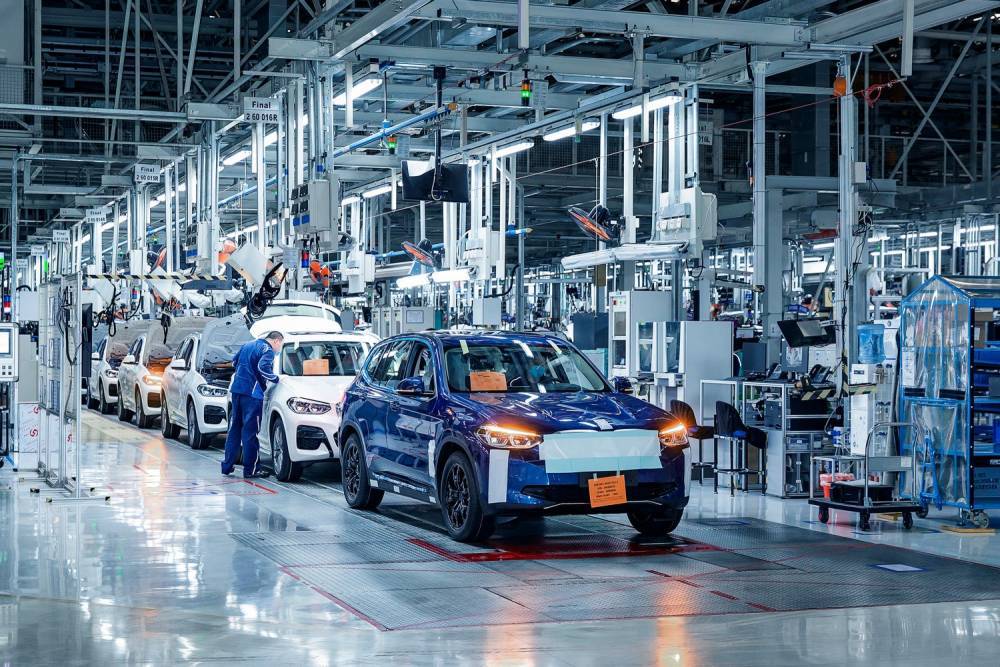 В Китае собрали первые 200 электрокроссоверов BMW iX3, серийную сборку запустят в конце лета, а отгрузку клиентам — до конца года - itc.ua - Китай - Германия
