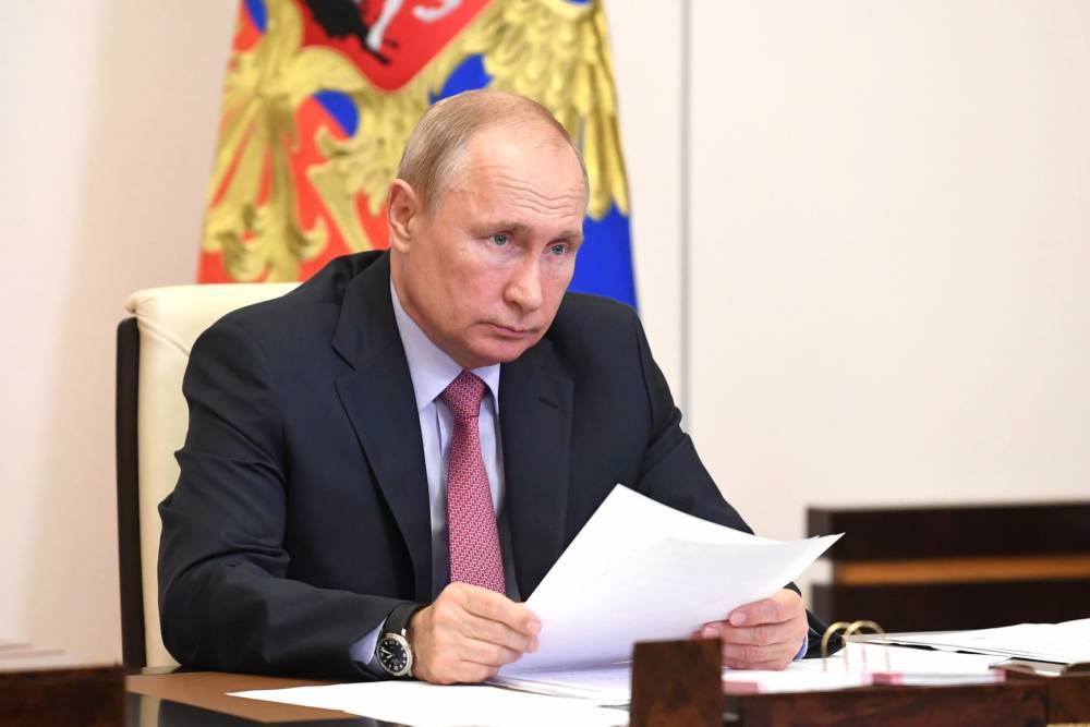 Владимир Путин - Путин поручил разработать требования к работе школ в условиях коронавируса - vm.ru - Россия