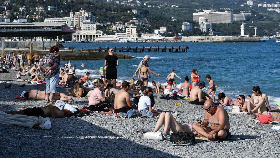 Посетителей пляжей Крыма обяжут соблюдать дистанцию - gazeta.ru - Россия - Крым - Севастополь