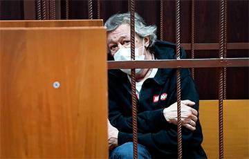 Михаил Ефремов - Актеру Ефремову предъявили обвинение в деле о смертельном ДТП - charter97.org - Москва - Россия