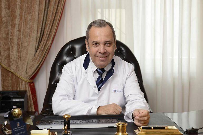 Елена Малышева - Алексей Ковальков - «Она клоун, а не врач»: Ковальков резко раскритиковал Малышеву за подход к диетам - vm.ru - Россия
